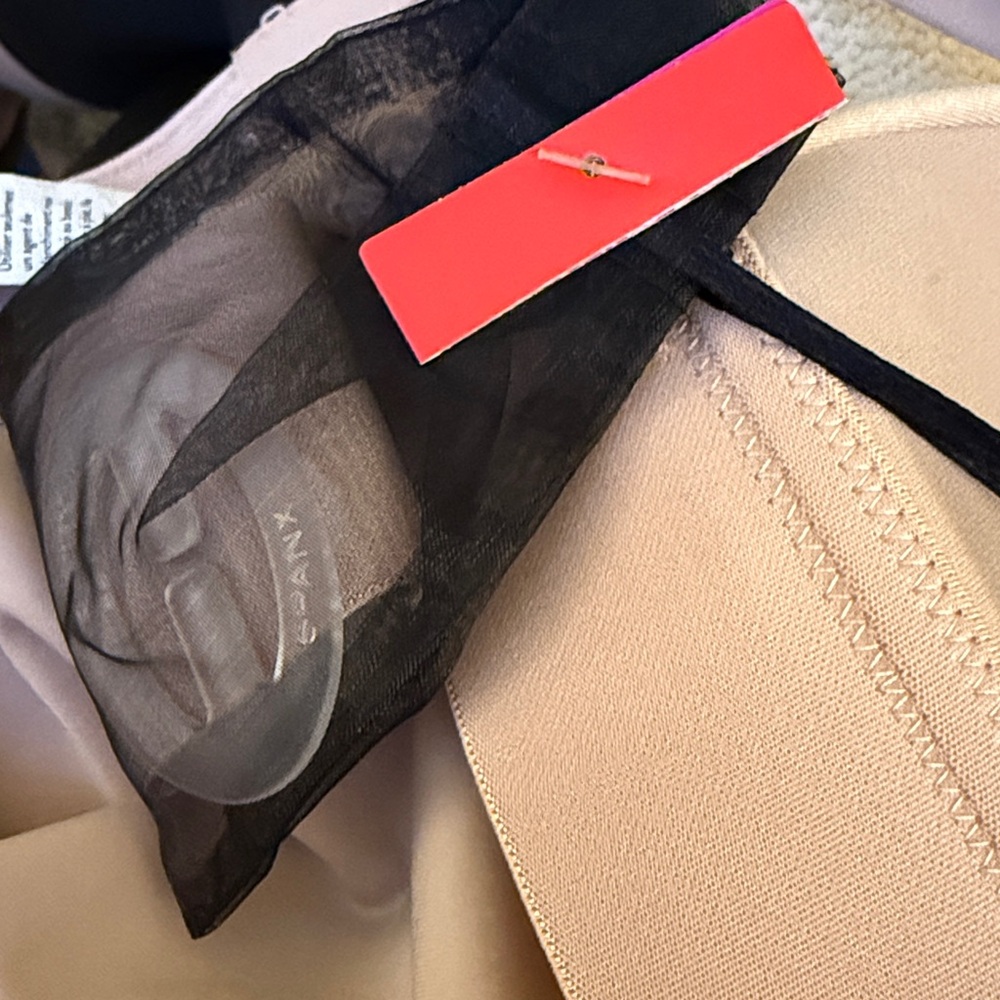 NWT 🆕SPANX Suit Your Fancy Convertible Strap Bodysuit! Color nude retail $148 - Picture 7 of 8